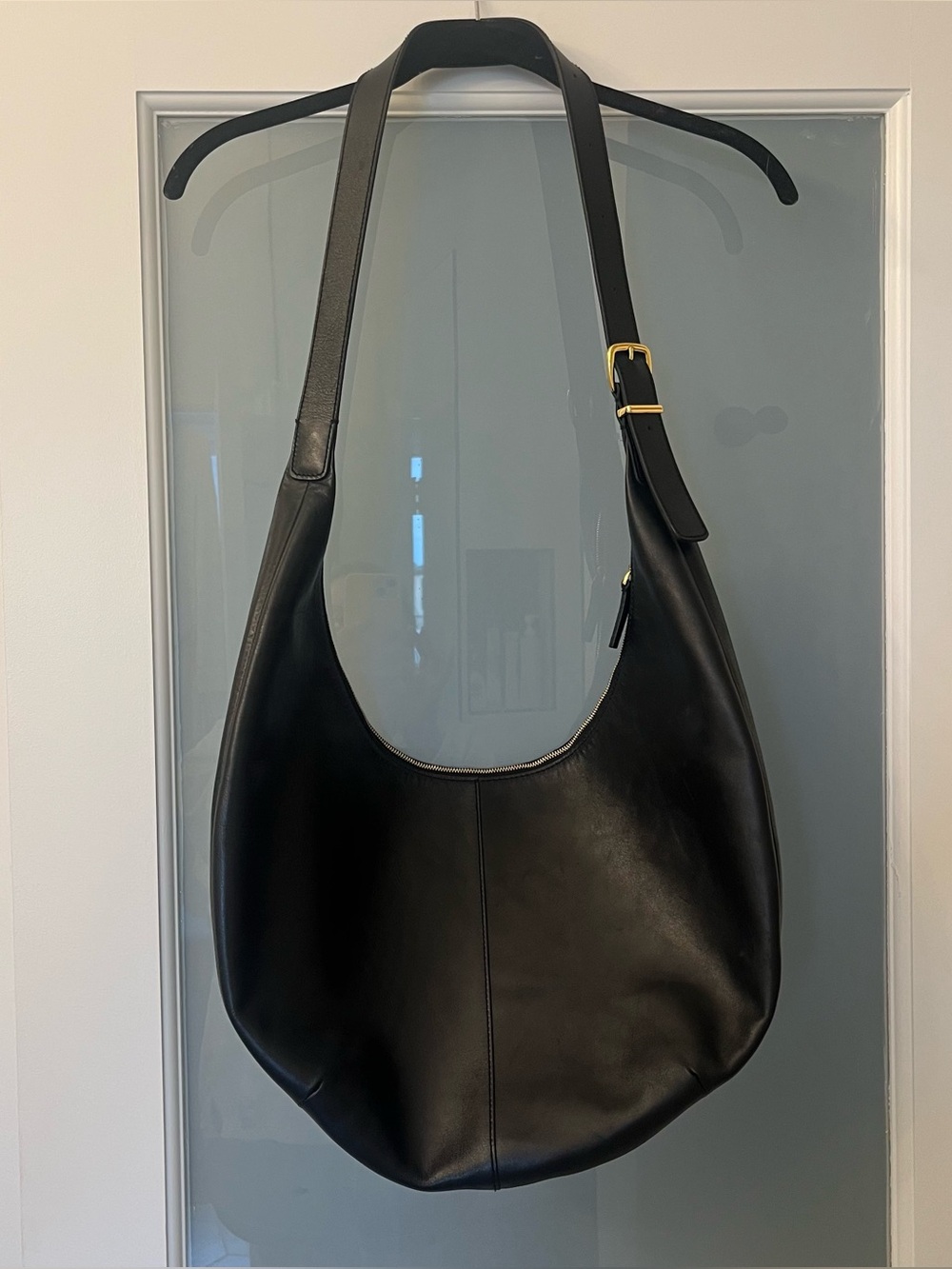 Madewell The Essential Curve Shoulder Bag in True Black 100% Leather